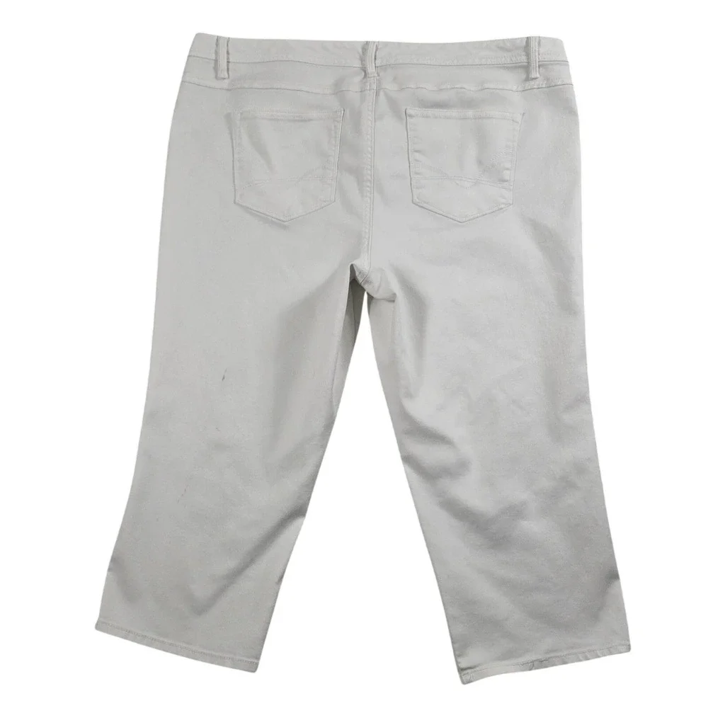 Roz & Ali Jeans Size 20‎ Capri Straight High Rise Light Wash Stretch White